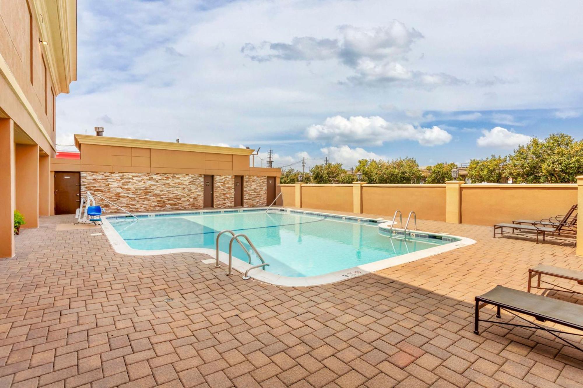 Best Western Mill River Manor Роквилл-Сентр Экстерьер фото